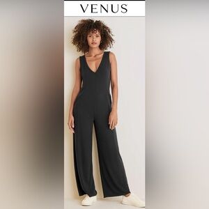 VENUS Elegant Black Sleeveless Jumpsuit
